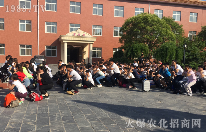 �Գ������͡�ͻ����ӭ�Ӹ��õ��Լ�