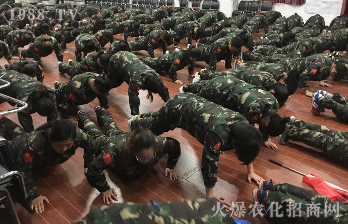 ����ͻ��������ÿһ����ǰ�ж����ի@��