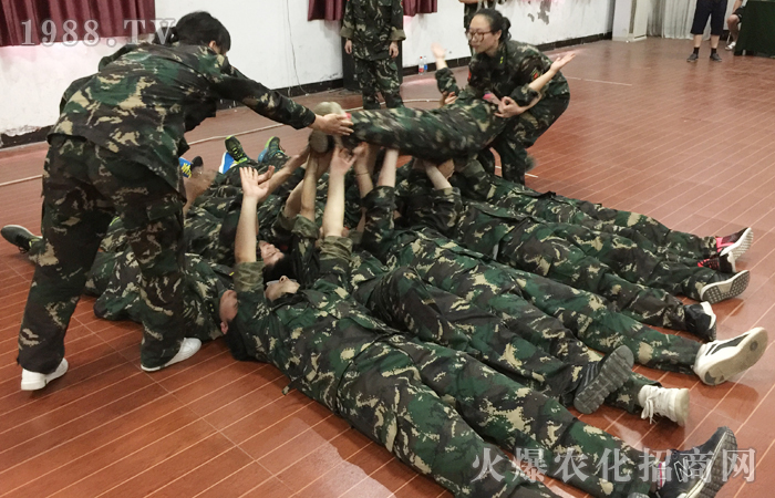 ��Խ���� ����ֱǰ