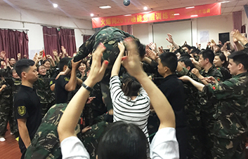 贏了一起狂，輸了一起扛！