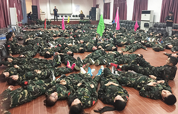 火爆人永不言棄，超越自我！