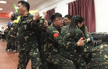 人生充滿(mǎn)著期待，夢(mèng)想連接著未來(lái)！