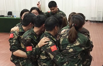 別怕千萬(wàn)人阻擋，更不要自己投降！