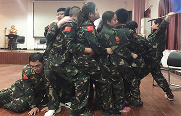 團(tuán)結(jié)一致，同心同德！