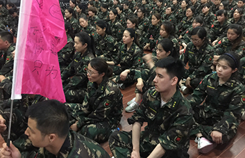 競(jìng)爭(zhēng)是完善自我、讓人向上的不竭動(dòng)力！