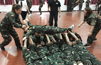 默契配合、高效協(xié)作，把不可能變?yōu)榭赡埽? />
                <p>默契配合、高效協(xié)作，把不可能變?yōu)榭赡埽?/p>
            </li>
            <li>
            	<img src=