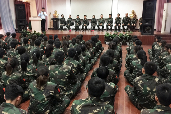 青春飛揚(yáng)，全力向上；沒(méi)有哪家公司因?yàn)閲?yán)格管理而倒閉！